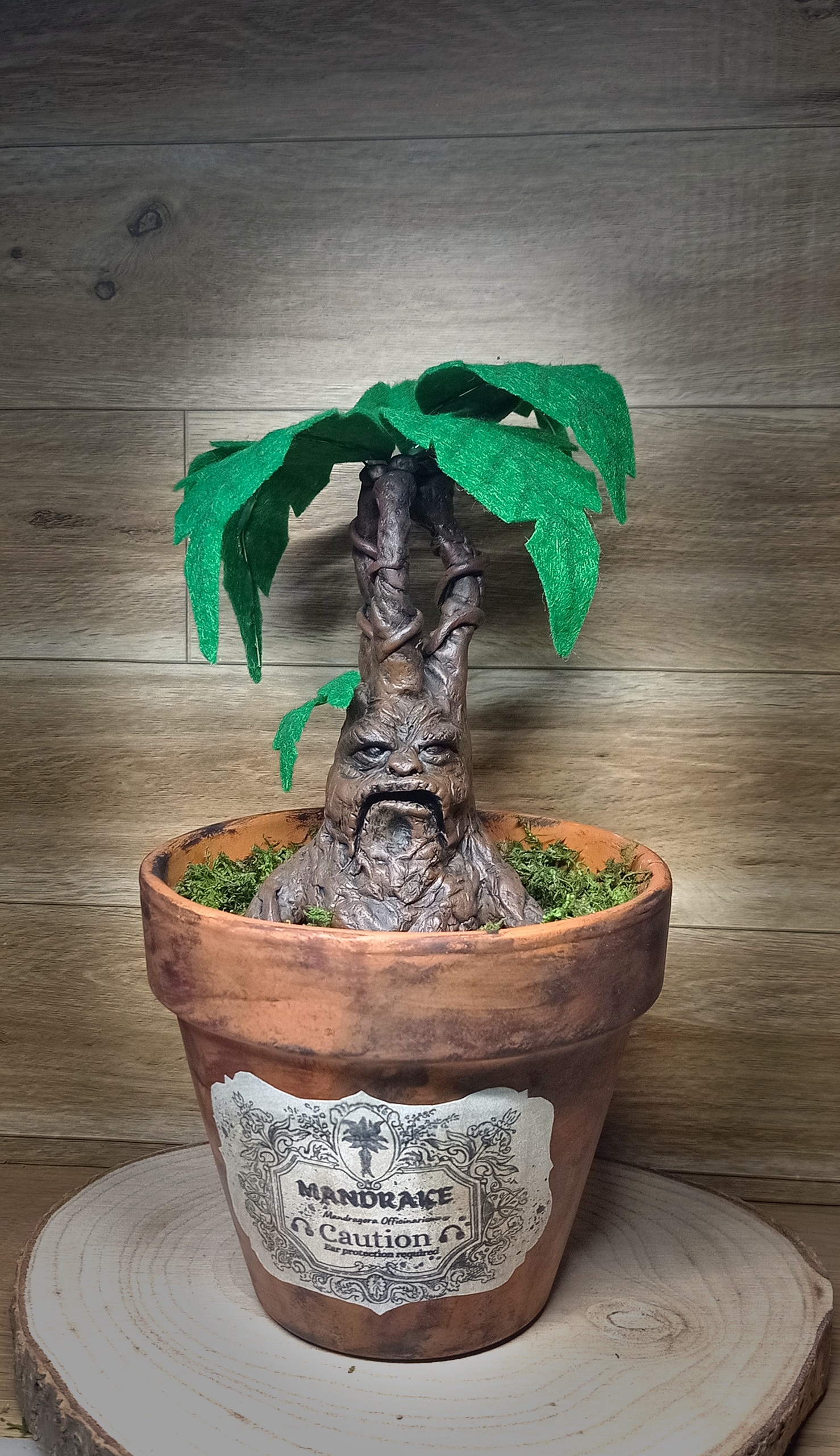 Sculpture mignonne petite Mandragore dans son pot en terre cuite  inspiration Harry Potter – Création par Fantasy Corner – Fantasy Corner